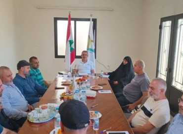 بلدية كفرفيلا تتابع مشاريع المياه والطرقات والإنارة وتعزيز الخدمات الصحية والاجتماعية