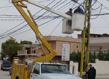 بالتعاون مع أصحاب المولدات.. بلدية مجدل عنجر تطلق المرحلة الأولى من مشروع إنارة طرقات البلدة