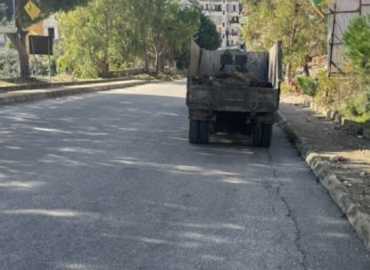 بلدية كفرملكي تواصل إزالة الردميات عن مدخل البلدة تمهيدًا لإعادة تأهيل الطريق