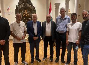 وفد من بلدية عيترون يزور الرئيس نبيه بري لبحث التعويضات والمشاريع الإنمائية