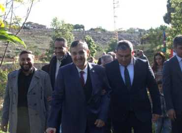 بلدية عبّا تستقبل وفداً دبلوماسياً من أذربيجان وتبحث تعزيز التعاون الثنائي