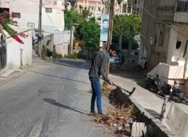 بلدية برج رحال تستكمل أعمال التنظيف وإزالة النفايات في مختلف أحياء البلدة