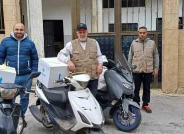 بلدية حاروف توزّع مستلزمات للنظافة وتؤكد مواصلة دعم الأهالي