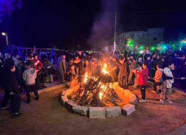 سهرة نار في أجواء الميلاد ورأس السنة في الخيام بالتنسيق مع البلدية