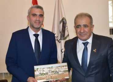 بلدية طرابلس تبحث مع السفير الفلسطيني أوضاع اللاجئين واستمرارية خدمات «الأونروا»