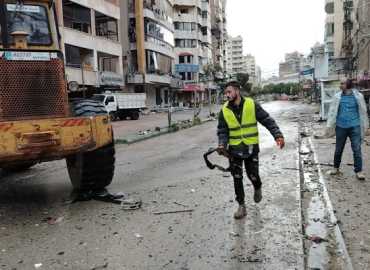 بلديّة حارة حريك تباشر إزالة آثار العدوان وفتح الطرقات لتسهيل الحركة