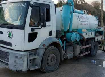 بلدية تفاحتا تواصل تنظيف وتعزيل مجاري المياه