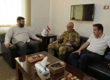 رئيس بلدية الحلوسية يستقبل قائد القطاع الغربي في اليونيفيل ويؤكد أهمية التنسيق مع الجيش اللبناني واحترام خصوصية الأهالي