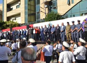 بلدية طرابلس تحتفل بالاستقلال بعرض كشفي مهيب ووضع إكليل على نصب الشهداء