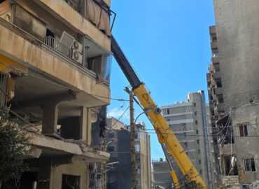 بلدية بيروت تباشر إزالة الأبنية المتضرّرة وتواصل البحث عن مفقودين