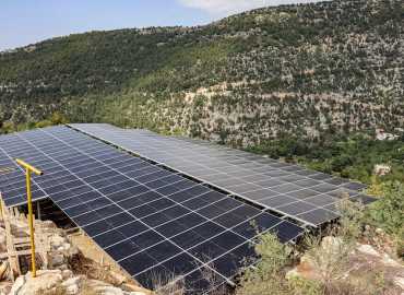 بلدية لبايا تدرس مشروع إنشاء اشتراك كهرباء خاص يجمع بين الطاقة الشمسية والمولدات