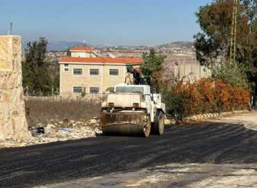 بلدية شقرا ودوبيه تتابع أعمال صيانة الطرقات العامة والفرعية