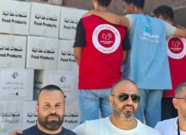 بلدية الوزاني توزع مساعدات غذائية على عائلات في عدد من مناطق الجنوب