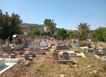 كفرفيلا تتحضّر لعيد الأضحى .. تنظيف الجبانة بمبادرة بلدية وأهليّة