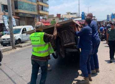 بلدية برج البراجنة تزيل التعديات عن الشوارع والأرصفة في الأوزاعي