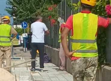 اتحاد بلديات الضاحية الجنوبية يؤهّل الأرصفة قرب جسر المشاة في العاملية