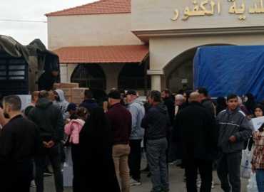 بلديّة الكفور توزّع حصص أطفال على 699 أسرة نازحة