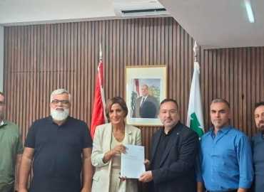 وزيرة البيئة تبحث مع بلدية بنت جبيل توثيق أضرار العدوان وتداعياتها البيئية والعمرانية