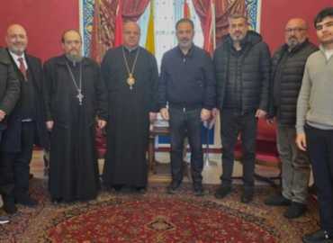 رئيس بلدية زحلة يلتقي مطران الفرزل وزحلة لبحث أوضاع النزوح في المدينة