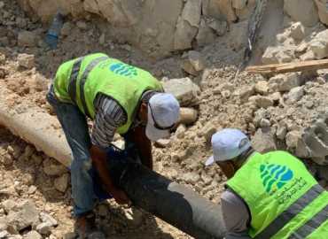 بلدية زبقين تنجز صيانة خط المياه الرئيسي وتعيد فتح الطريق المحاذي للحسينية