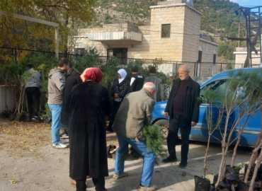 بلدية عرمتى توزع 500 غرسة على الأهالي كهبة من 
