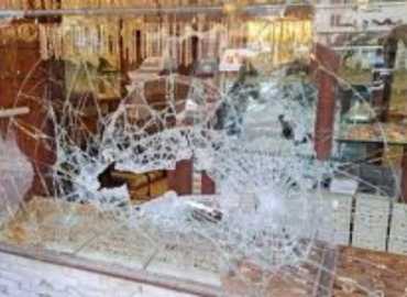 بلدية زحلة تتابع حادثة سرقة محل مجوهرات وتؤكد التنسيق مع القوى الأمنية