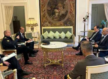 وزير الداخلية يعقد لقاءات مع عدد من المسؤولين الفرنسيين لتعزيز التعاون الثنائي