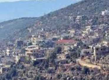 بلدية عين جرفا: خطوة منسّقة لنقل النازحين واستمرار التعليم لـ236 تلميذاً