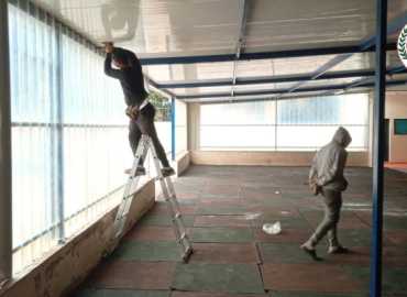 بلدية تفاحتا تُنجز استحداث ملعب شتوي لطلاب الروضات في المدرسة الرسمية