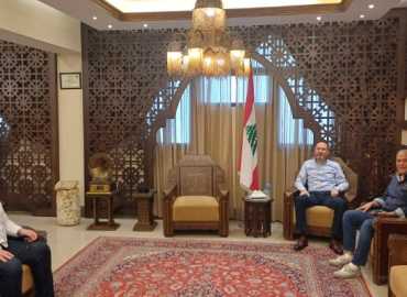 بلدية الغازية تبحث مع محافظ لبنان الجنوبي احتياجات النازحين وسبل دعمهم
