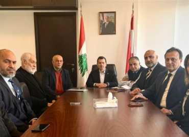 وزير المهجرين يجتمع برؤساء البلديات لمتابعة ملف رخص البناء والمنازل المهدمة