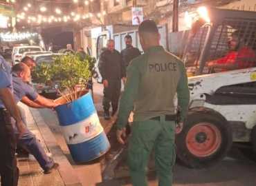 شرطة بلدية طرابلس نفذت حملة ميدانية لإزالة المخالفات والعوائق من الشوارع العامة 