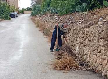 استمرار أعمال تنظيف الشوارع في بلدية الشعيتية ومالكية الساحل