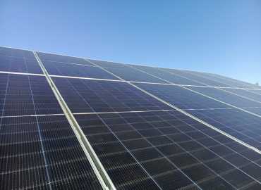 تركيب نظام طاقة شمسية في مدرسة فلاوى الرسمية