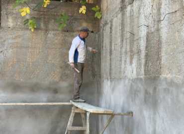 بلدية شقرا ودوبيه تنفذ أعمال صيانة لبركة النقية الزراعية