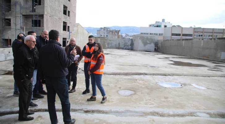 بلدية برج حمود تباشر العمل بإنشاء محطة للطاقة الشمسية لإنارة أحياء النطاق البلدي
