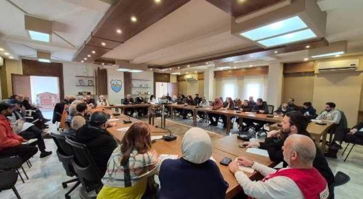 بلدية صيدا تعقد اجتماعًا تنسيقيًا مع الجمعيات لتعزيز إدارة أزمة النزوح
