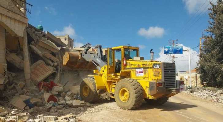 بلدية كفرا تباشر رفع الأنقاض وفتح الطرقات بالتعاون مع وزارة الأشغال