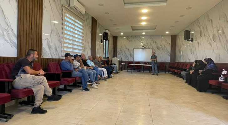 اتحاد بلديات جبل عامل يستكمل ندوات قطاف الزيتون في قبريخا وبني حيان