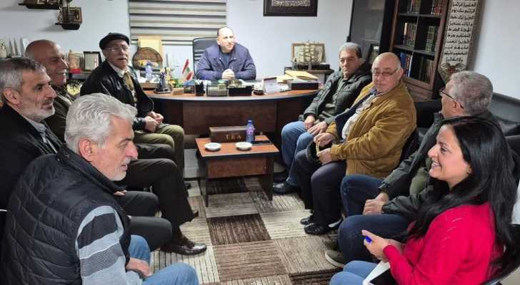 وفد من لقاء الأحزاب في إقليم الخروب يزور خلية الأزمة المركزية