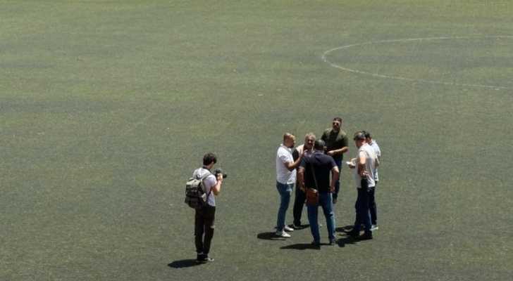 بالصور: رئيس بلدية بعلبك يبحث مع وفد وزارة الشباب والرياضة العراقية صيانة الملعب البلدي