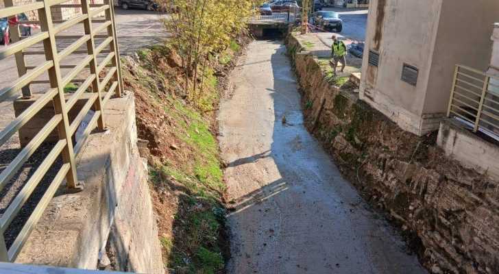بلدية قب الياس وادي الدلم تواصل أعمال تطوير مجرى النهر