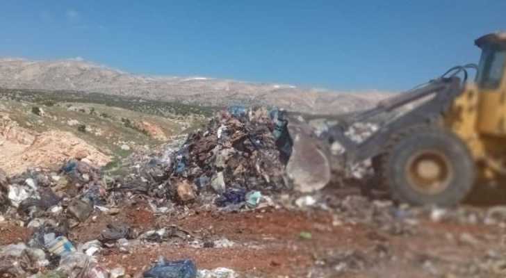  بلديات غربي بعلبك يزيل مكب نفايات في شمسطار للحد من الأضرار