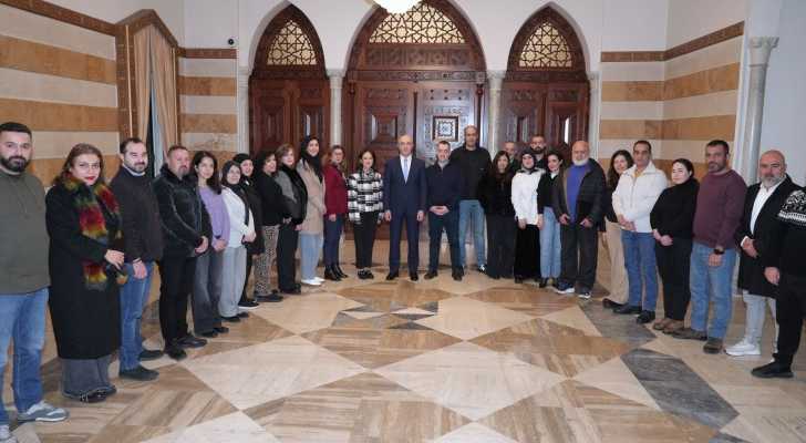 الوزير الحجار يستقبل مديرة المديرية الإدارية المشتركة: المسؤولية كبيرة والتحديات أكبر