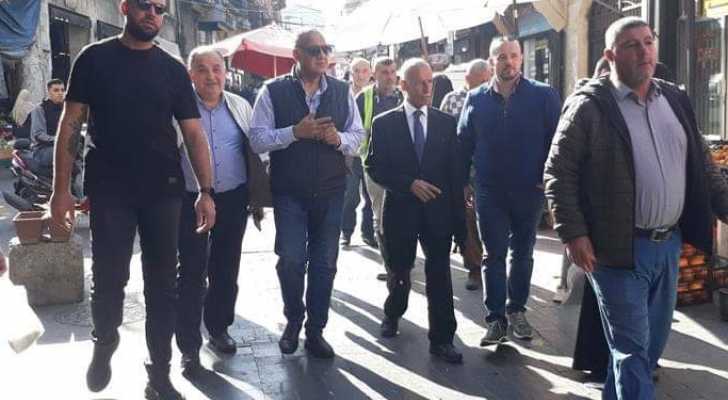 في إطار التنسيق بين الجانبين لتنشيط الحركة الإقتصادية.. جولة مشتركة لرئيس بلدية صيدا وجمعية التجار على سوق صيدا التجاري