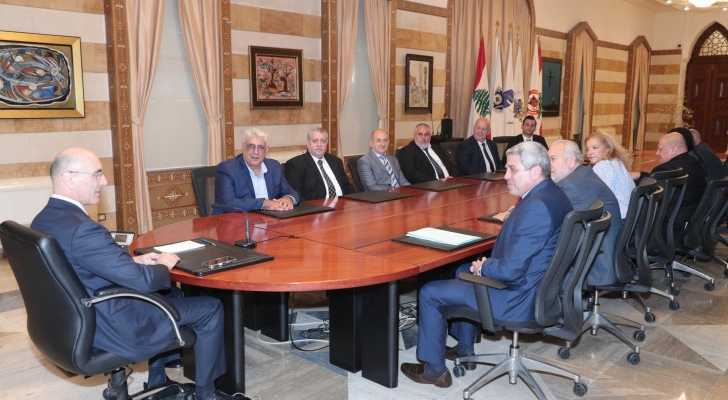 الوزير الحجار يلتقي وفداً من بلدية كفرشيما