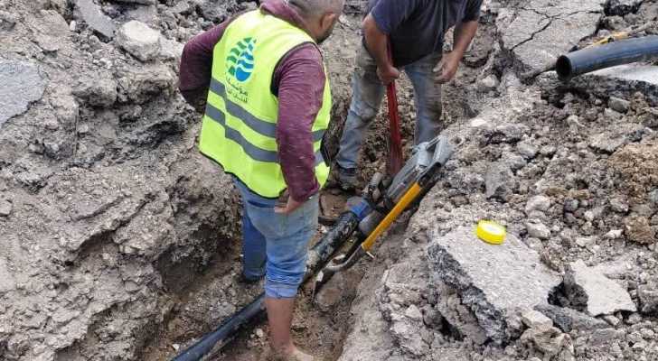 بلدية قانا تباشر إصلاح شبكة المياه وإعادة تأهيل الخط الرئيسي في الساحة العامة