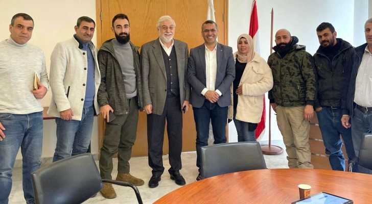 وزير الزراعة يبحث مع الصليب الأحمر الدولي دعم مزارعي القرى الحدودية الجنوبية