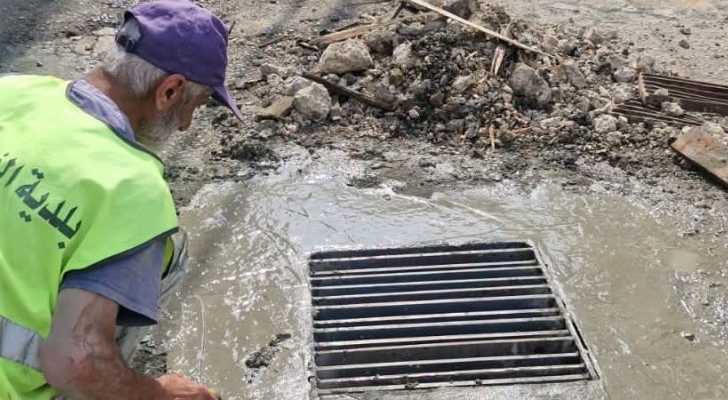 بلدية الغبيري تواصل تأهيل الطرقات ومرافق تصريف المياه