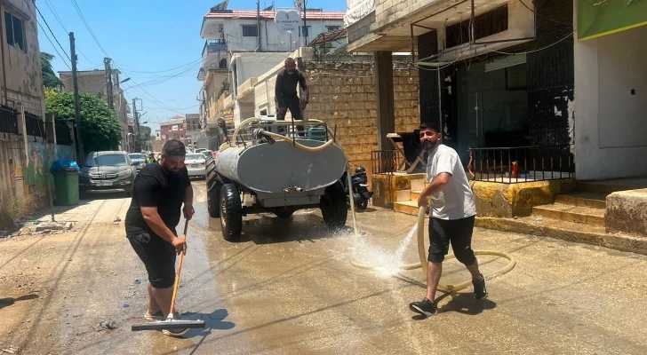 بلدية شقرا ودوبيه تباشر فتح الطرقات المتضررة بالتعاون مع فرق الدفاع المدني